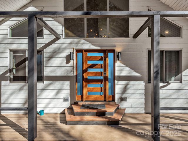 1591 Chestnut Flats Lane, Waynesville, NC 28786