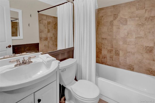 210 Fairharbor Drive 210, Patchogue, NY 11772