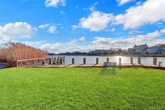 210 Fairharbor Drive 210, Patchogue, NY 11772