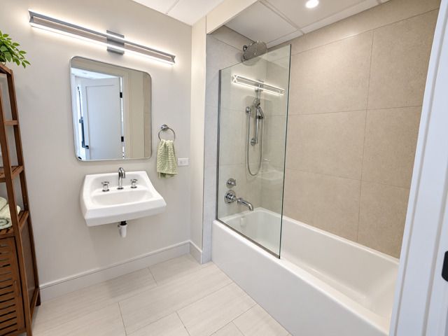 1810 N Wells Street 206, Chicago, IL 60614