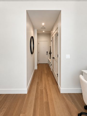 1810 N Wells Street 206, Chicago, IL 60614