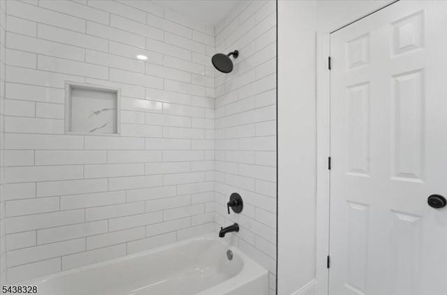 816 W Grand St 3B, Elizabeth City, NJ 07202