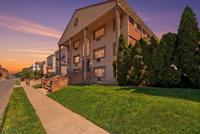 816 W Grand St 3B, Elizabeth City, NJ 07202