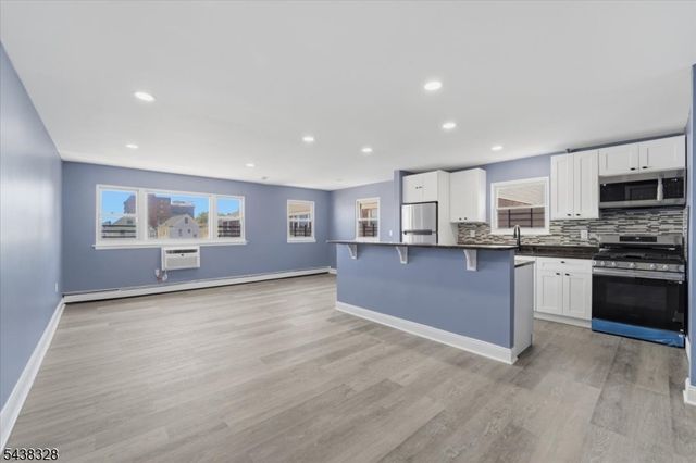 816 W Grand St 3B, Elizabeth City, NJ 07202