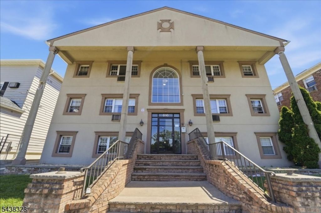 816 W Grand St 3B, Elizabeth City, NJ 07202