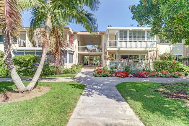 56 Calle Cadiz S, Laguna Woods, CA 92637