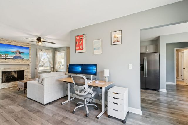 1063 Stonehedge Drive, Schaumburg, IL 60194