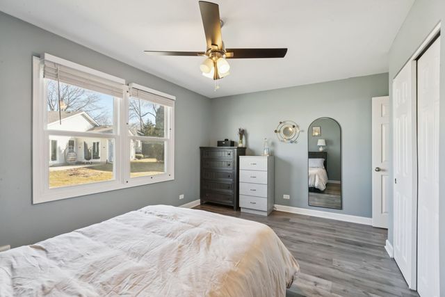 1063 Stonehedge Drive, Schaumburg, IL 60194