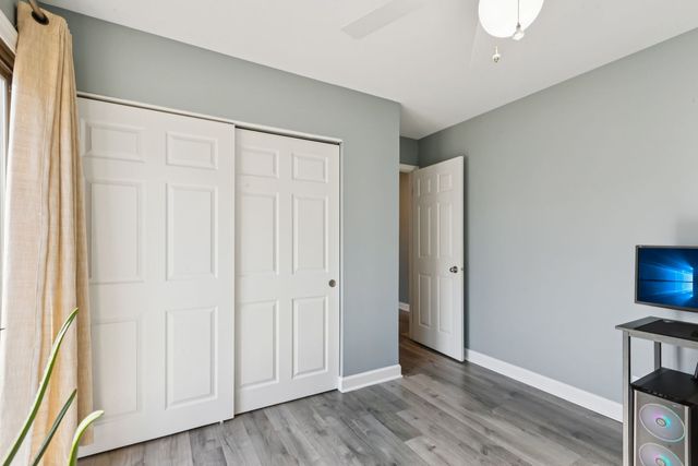 1063 Stonehedge Drive, Schaumburg, IL 60194