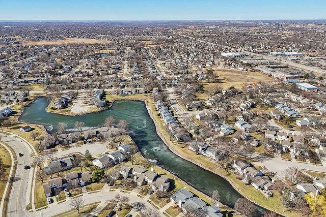 1063 Stonehedge Drive, Schaumburg, IL 60194