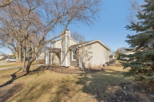 1063 Stonehedge Drive, Schaumburg, IL 60194