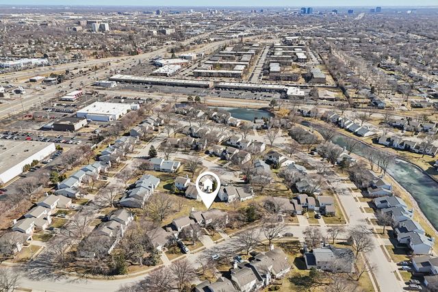 1063 Stonehedge Drive, Schaumburg, IL 60194