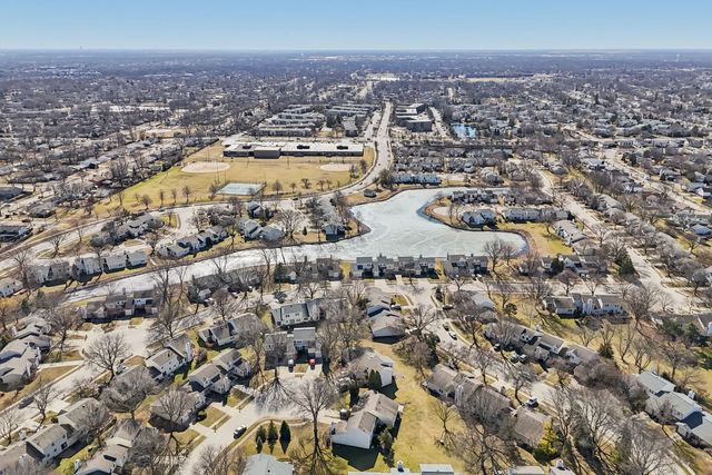 1063 Stonehedge Drive, Schaumburg, IL 60194