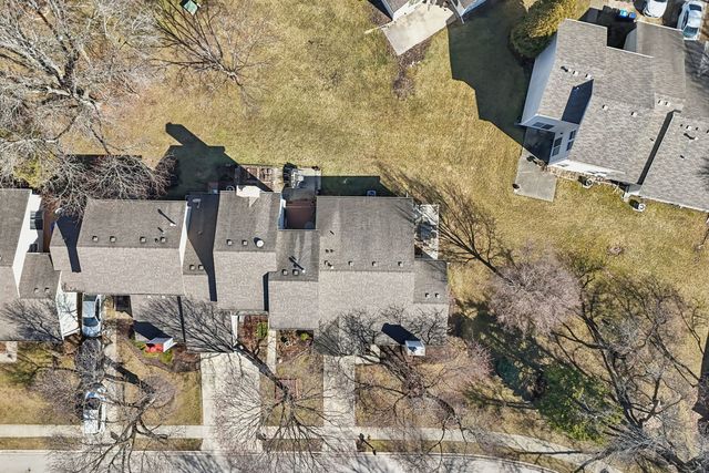 1063 Stonehedge Drive, Schaumburg, IL 60194