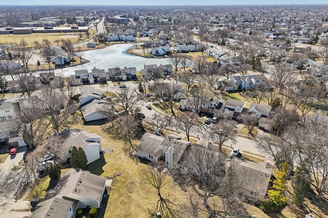 1063 Stonehedge Drive, Schaumburg, IL 60194