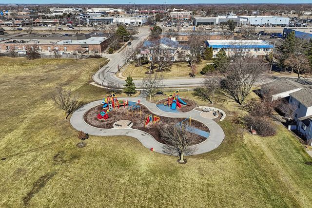 1063 Stonehedge Drive, Schaumburg, IL 60194