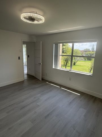 9300 Sunrise Lakes Boulevard 303, Sunrise, FL 33322