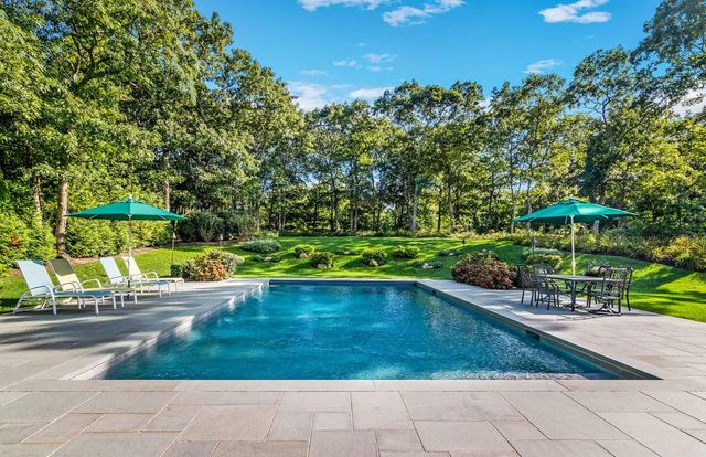2 Hannahs, Southampton, NY 11968
