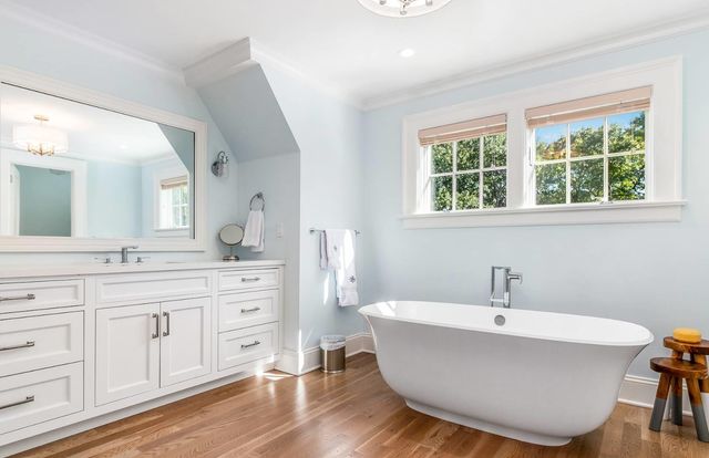 2 Hannahs, Southampton, NY 11968