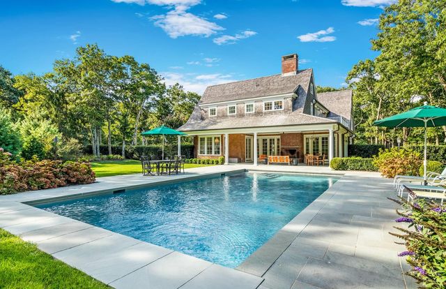 2 Hannahs, Southampton, NY 11968