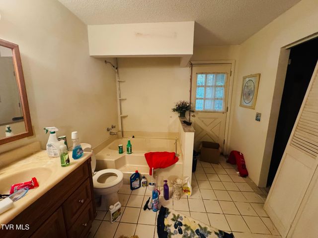 3205 Nola Lane, Kingsport, TN 37664