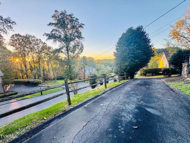 3205 Nola Lane, Kingsport, TN 37664