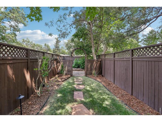 2409 5th St, Boulder, CO 80304