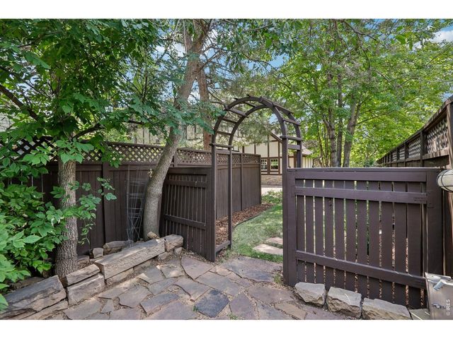 2409 5th St, Boulder, CO 80304