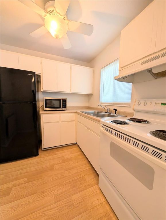 Image 6 of property listing at 1540 PLEASANT ROAD G35, Bradenton, FL 34207