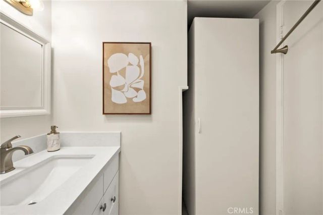 6247 Morse Avenue, North Hollywood, CA 91606