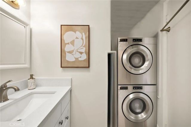 6247 Morse Avenue, North Hollywood, CA 91606