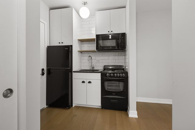 6019 N Winthrop Avenue 301, Chicago, IL 60660