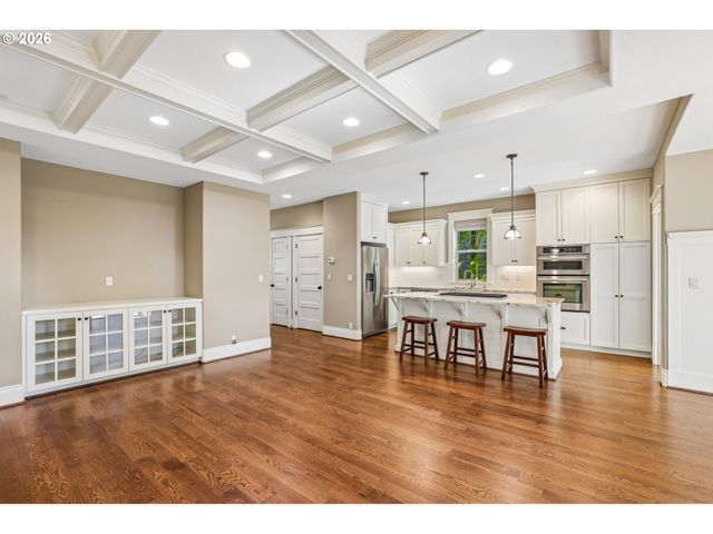 1634 Se SPOKANE St, Portland, OR 97202