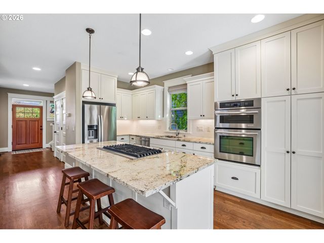 1634 Se SPOKANE St, Portland, OR 97202