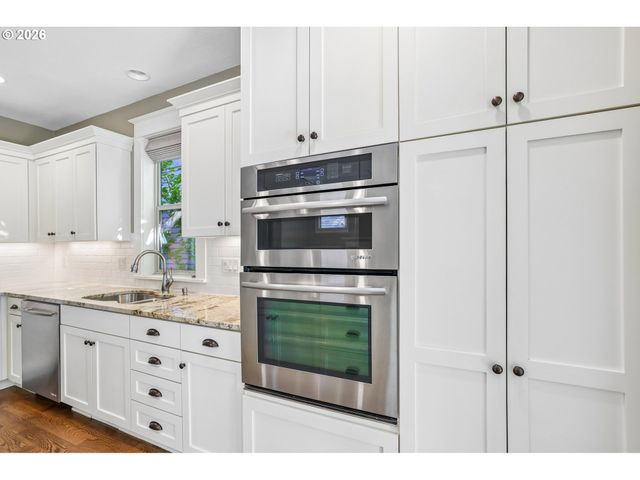 1634 Se SPOKANE St, Portland, OR 97202