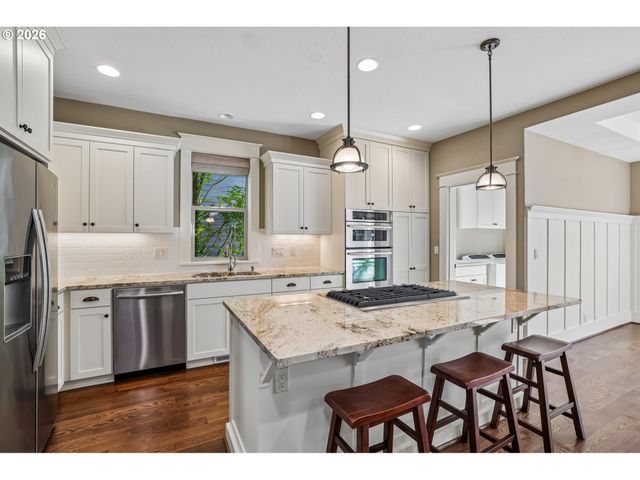 1634 Se SPOKANE St, Portland, OR 97202