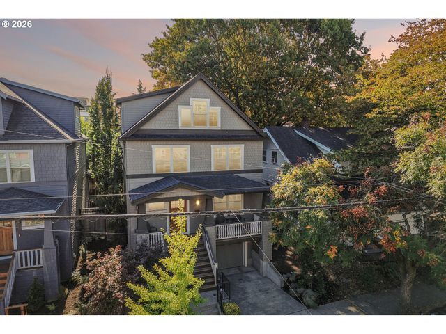 1634 Se SPOKANE St, Portland, OR 97202