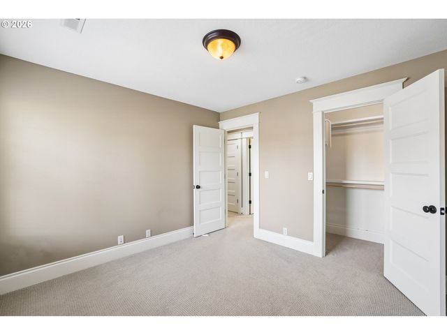 1634 Se SPOKANE St, Portland, OR 97202