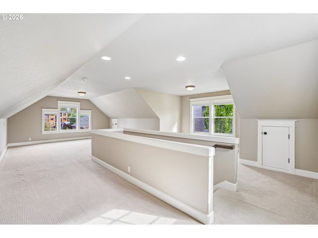1634 Se SPOKANE St, Portland, OR 97202