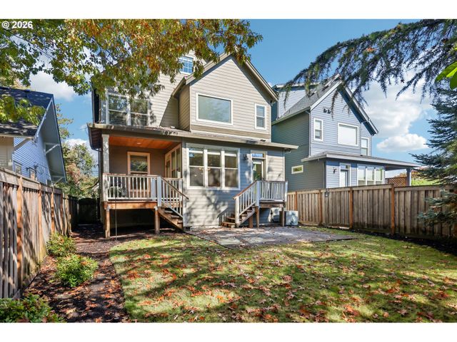 1634 Se SPOKANE St, Portland, OR 97202