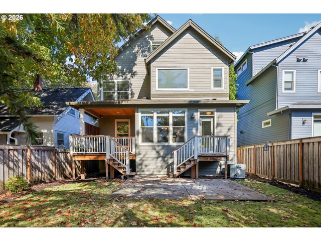 1634 Se SPOKANE St, Portland, OR 97202