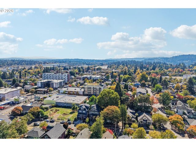 1634 Se SPOKANE St, Portland, OR 97202