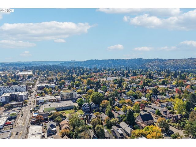 1634 Se SPOKANE St, Portland, OR 97202