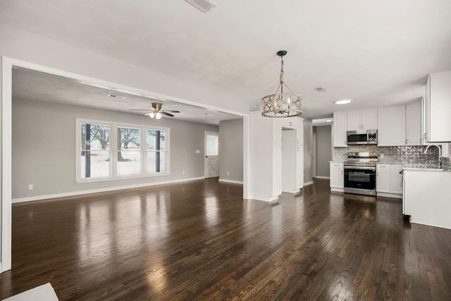 12301 E 233rd Street, Peculiar, MO 64078