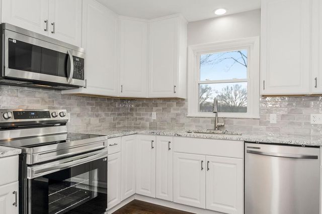 12301 E 233rd Street, Peculiar, MO 64078