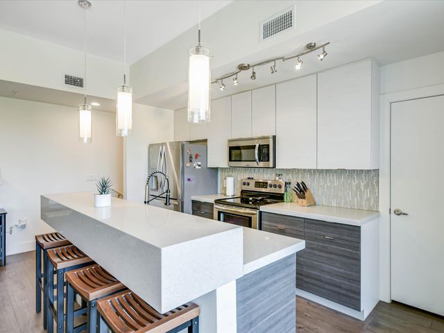 604 N Bluff DR 101, Austin, TX 78745