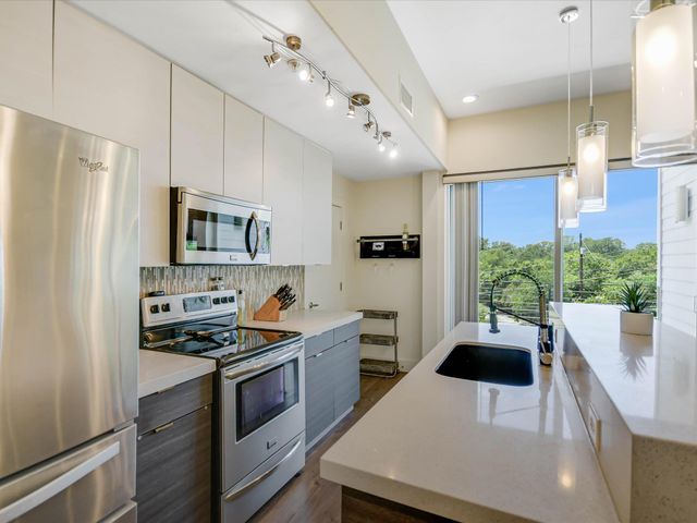 604 N Bluff DR 101, Austin, TX 78745