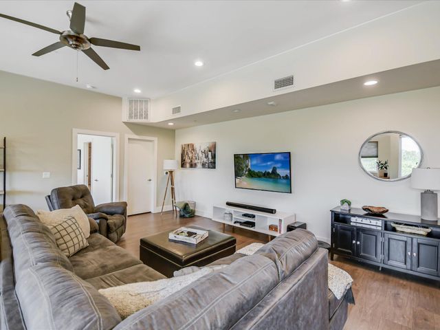 604 N Bluff DR 101, Austin, TX 78745