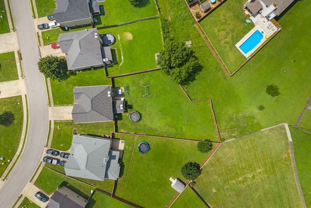 2048 Bandera Dr, Clarksville, TN 37042