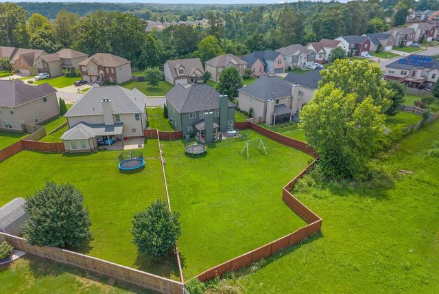 2048 Bandera Dr, Clarksville, TN 37042